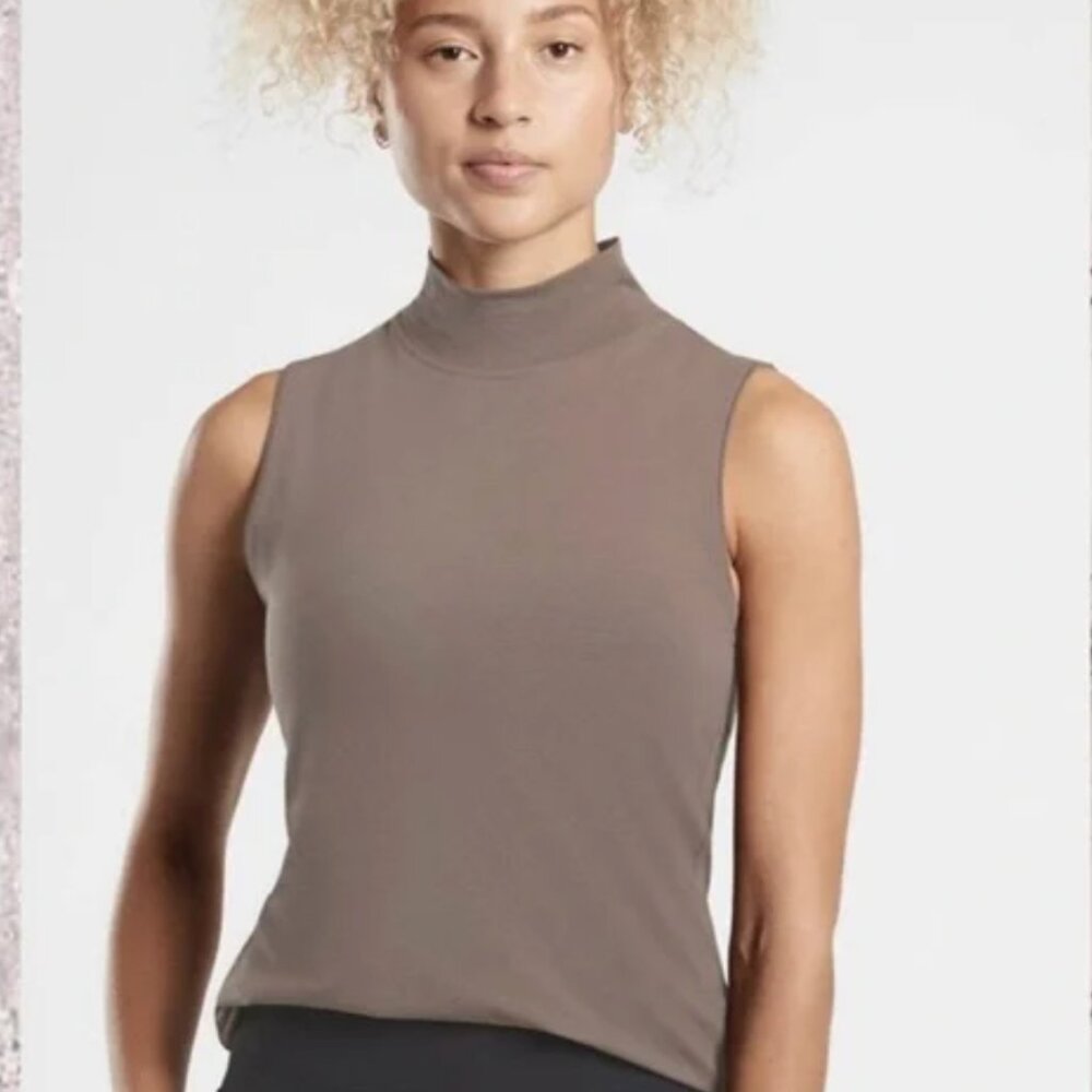NWT Woman's Coffee Outbound Tank Athleta Size Large